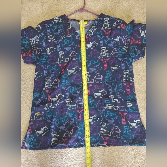 Wonderwink Dog Print Scrub Top - Picture 8 of 9
